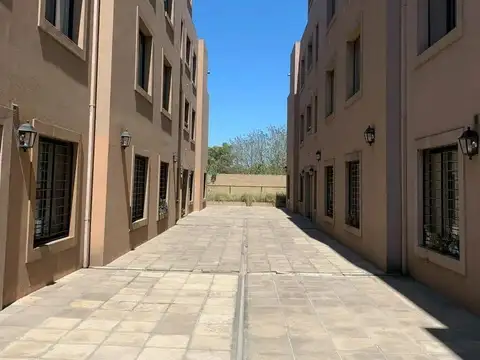 Depto Tipo Casa en Venta de 2 ambientes