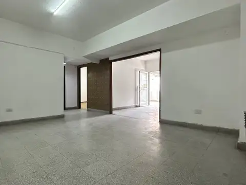 Galpon en Alquiler en Abasto, $ 2.100.000