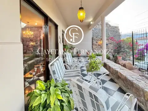 Casa en Venta con 2 cocheras
