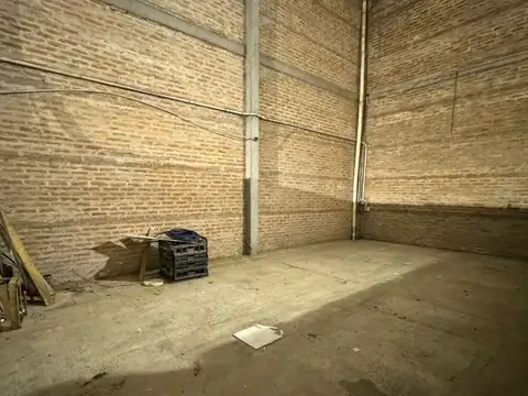 Galpón en venta de 270 m2. Sobre avenida Alvear.