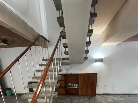 Casa 5 ambientes con 1 baño