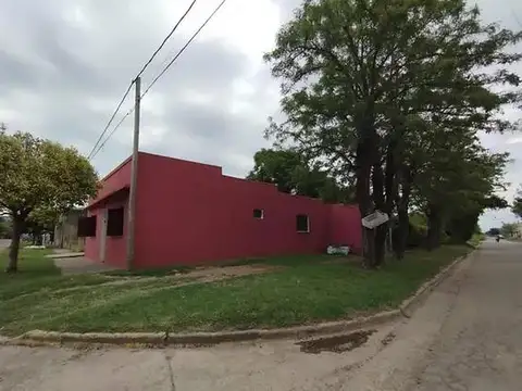 Casa en venta - 2 Dormitorios 1 Baño - Cochera - 419Mts2 - Carmen de Areco