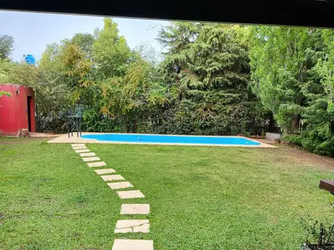 Casa en Alquiler Temporal con 2 cocheras