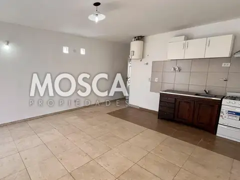 Casa 2 ambientes con 1 baño