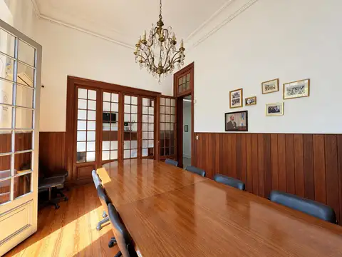 Venta de Oficina 6 Ambientes con Dependencia y Baulera en el edificio LA INMOBILIARIA en Monserrat