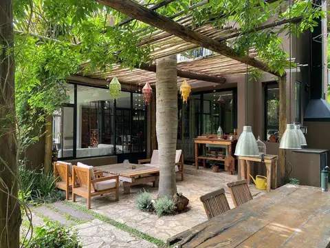 Casa 6 ambientes con 3 baños