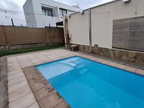 Casa 6 ambientes con 3 baños