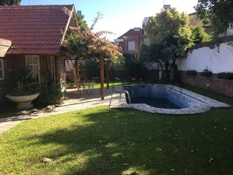 Casa en Venta con 4 cocheras