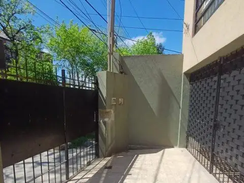 Depto Tipo Casa en Venta en Tigre Centro, USD 135.000