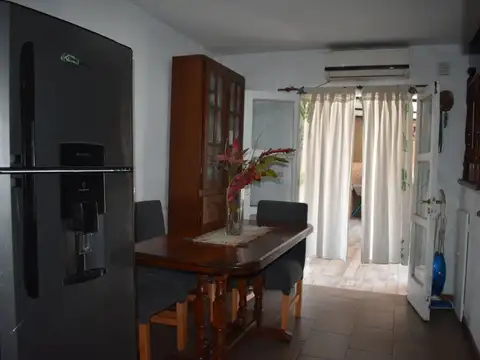 Casa 4 ambientes con 1 baño