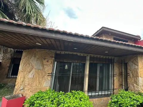 VENTA CASA 4 AMBIENTES QUILMES OESTE
