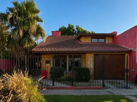 VENTA CASA 4 AMBIENTES QUILMES OESTE