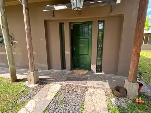 Casa en Venta con 3 cocheras