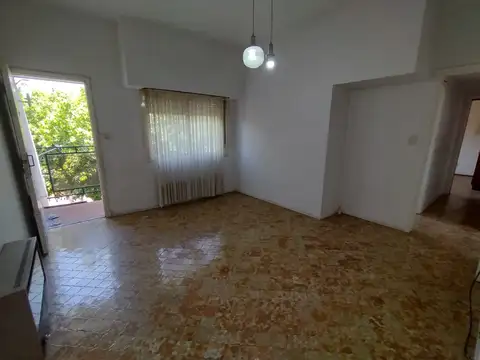 Depto Tipo Casa en Venta en Villa Sarmiento, USD 99.000