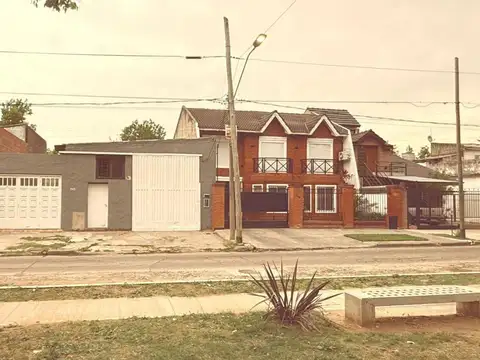 Terreno - El Palomar - GALPON - PERMUTA- VESTUARIOS- CASA DE 3 AMB - LOTE