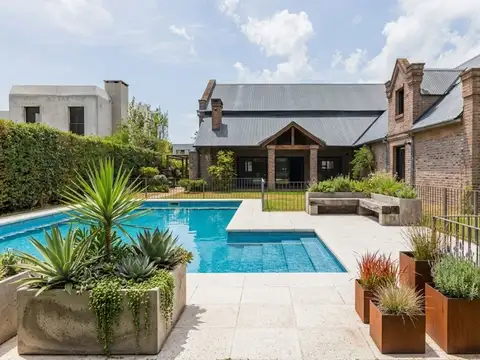 Venta Casa en Barrio Cerrado El Portillo -Pilar