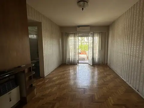 Esteban De Luca 1700, Piso 3