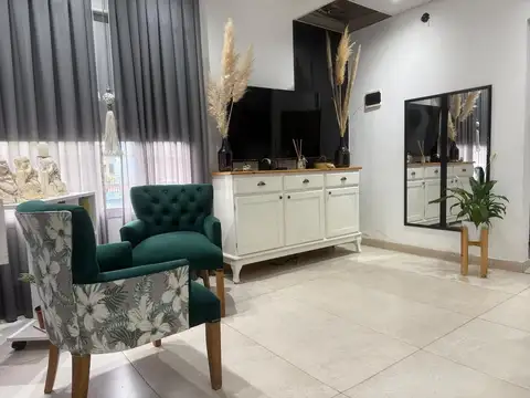 CASAS EN VENTA EN MORON CON LOCAL.