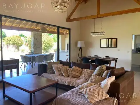 Venta Casa - Apto Crédito - Barrio Champagnat - Estancias del Pilar