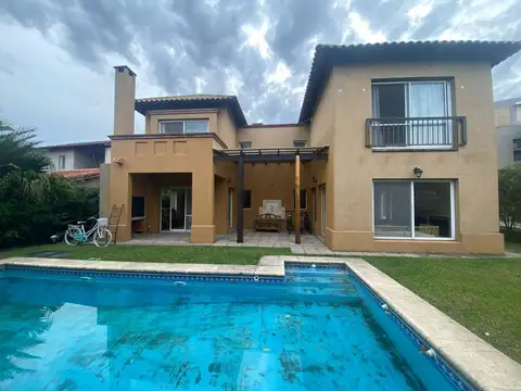 Casa en Alquiler Temporal de 4 dormitorios