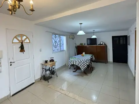 En venta casa de pasillo de 1 dormitorio Rosario