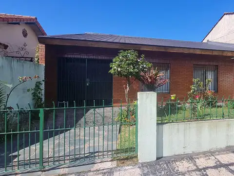 Casa en Venta en Munro, USD 160.000