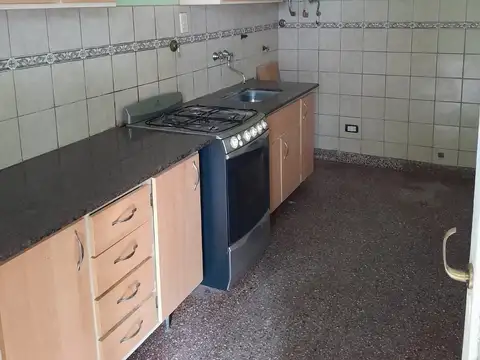Depto Tipo Casa en Venta de 6 ambientes