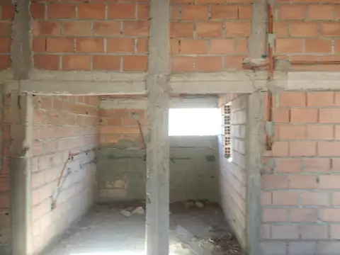 Casa 3 ambientes con 1 baño