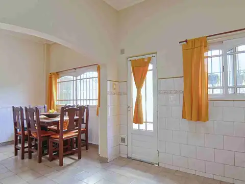 Depto Tipo Casa en Venta de 6 ambientes