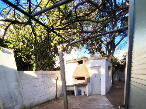 Hermosa Casa con patio propio en Santa Teresita - 1 cuadra del mar