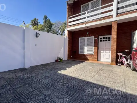 Depto Tipo Casa en Venta de 4 ambientes