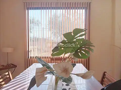 Casa 7 ambientes con 2 baños