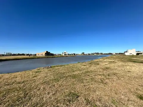 Venta Lote con fondo a la laguna en fincas de san vicente