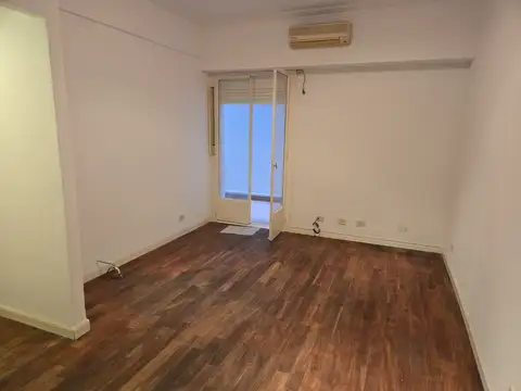 Jufre 100, Piso PB