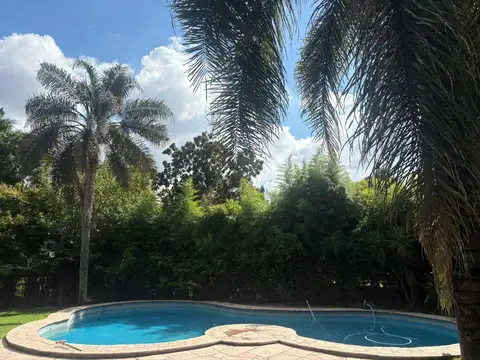 Casa 11 ambientes con 5 baños