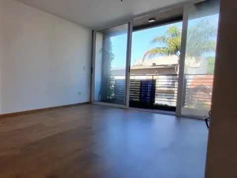 Cristóbal Colón 400, Piso 2