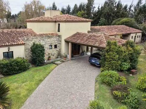 CASA EN VENTA EN CANNING APTA CREDITO MALIBU