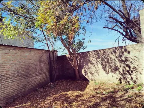 Casa al frente 2 dormitorios