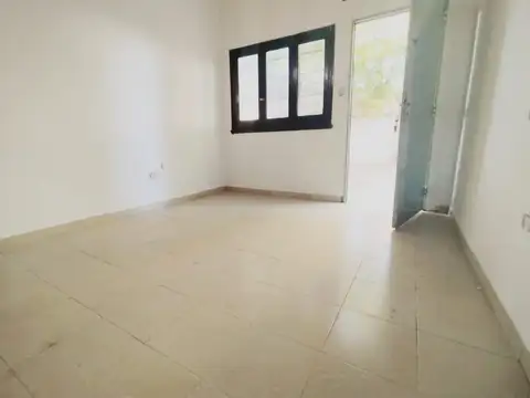 Casa al frente 2 dormitorios