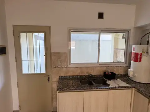 Avenida Presidente Juan Domingo Perón 3600, Piso 1