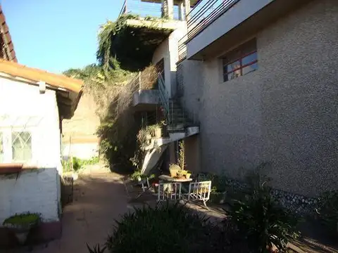 Chalet en venta s/ 2 lotes