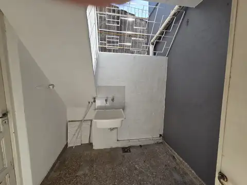 Depto Tipo Casa en Alquiler 40 años