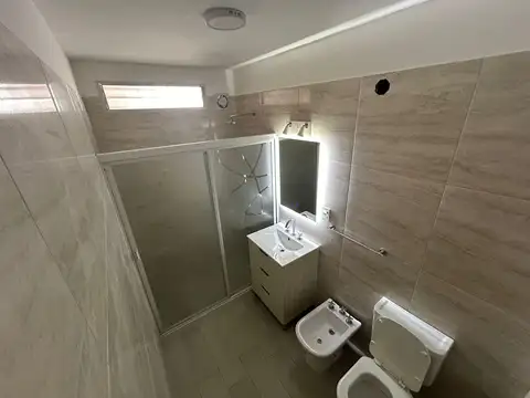 Casa 5 ambientes con 1 baño
