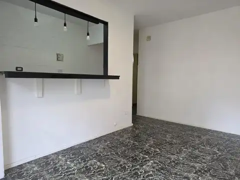 Oficina 3 ambientes con 1 baño