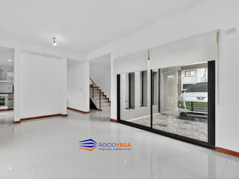 Casa 5 ambientes con 3 baños