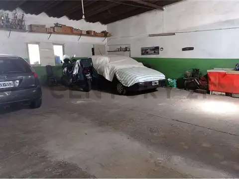 Casa sobre lote de 8 x 60m en VENTA