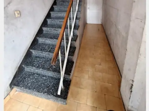 Depto Tipo Casa 5 ambientes con 2 baños