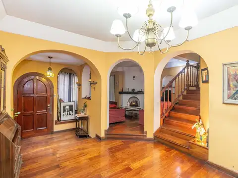 Casa 5 ambientes con 3 baños