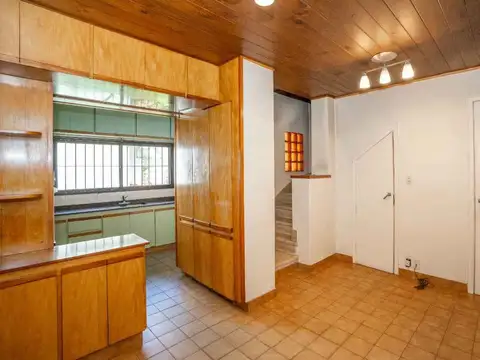 Casa en Venta con 3 cocheras