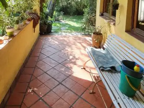 Casa 4 ambientes con 1 baño